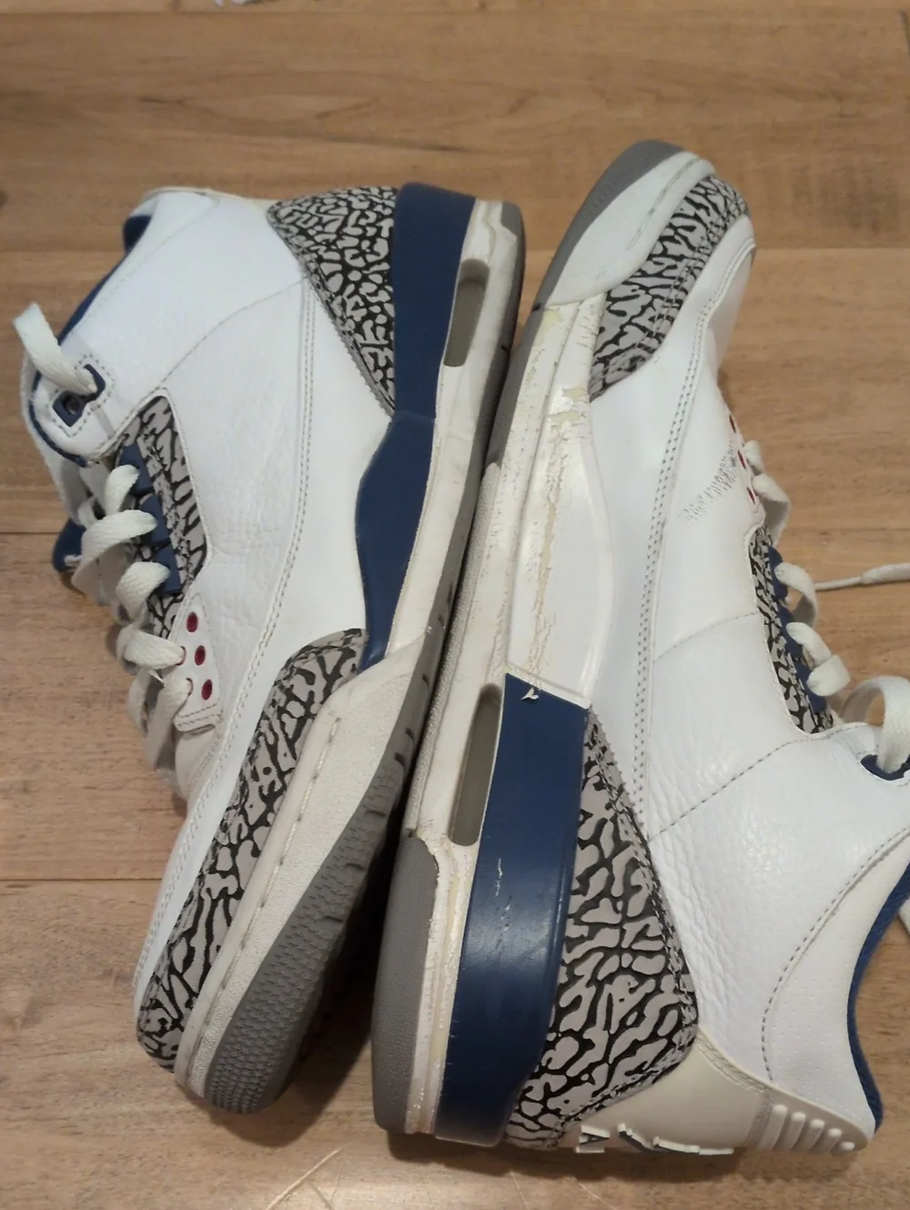 Air Jordan 3 Retro 2011 Men's Size 11 White Blue 136064104 Elephant Print